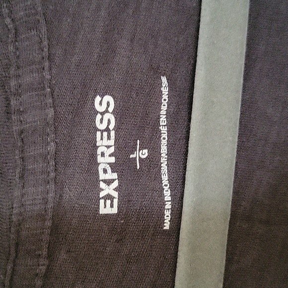 Womans tee - Picture 2 of 2